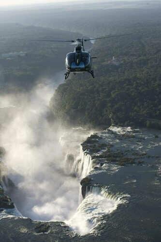 Helisul, voo panorâmico de helicóptero pelas cataratas!