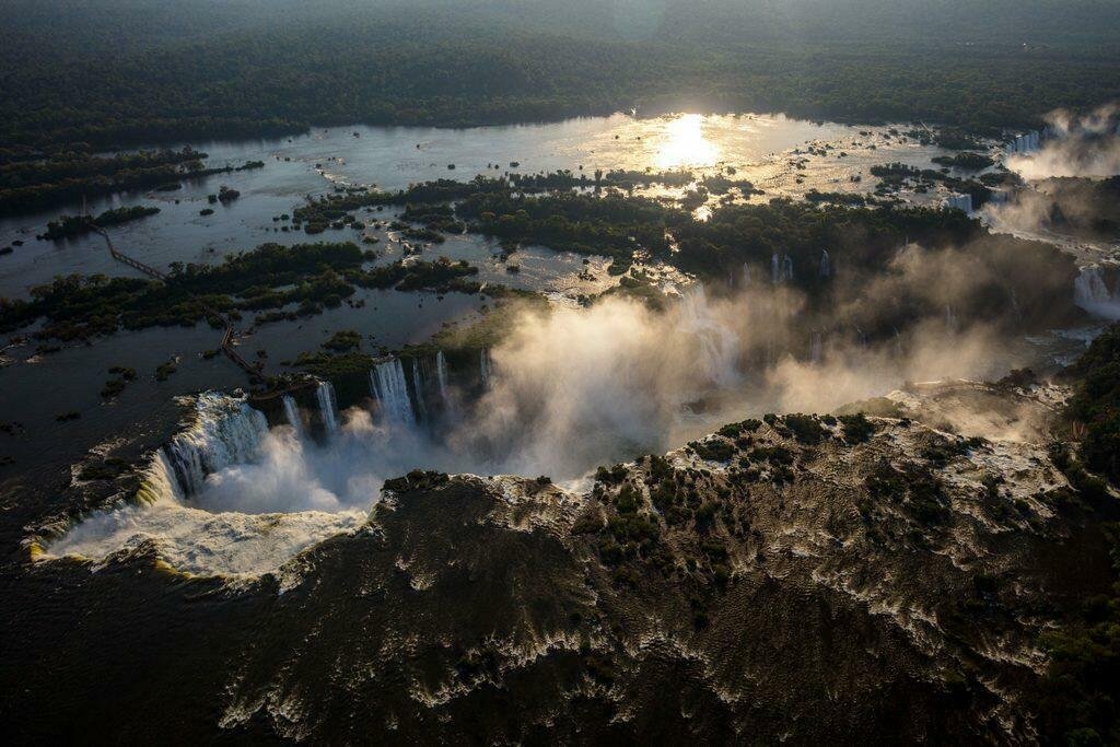 Helisul, voo panorâmico de helicóptero pelas cataratas!