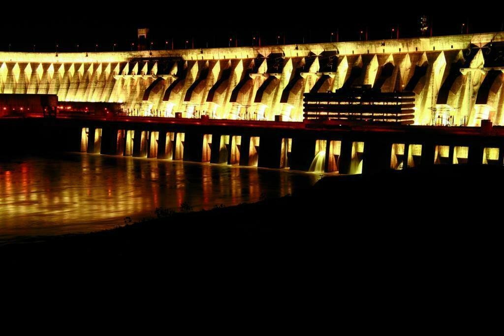 Itaipu Binacional: Show de Luzes!