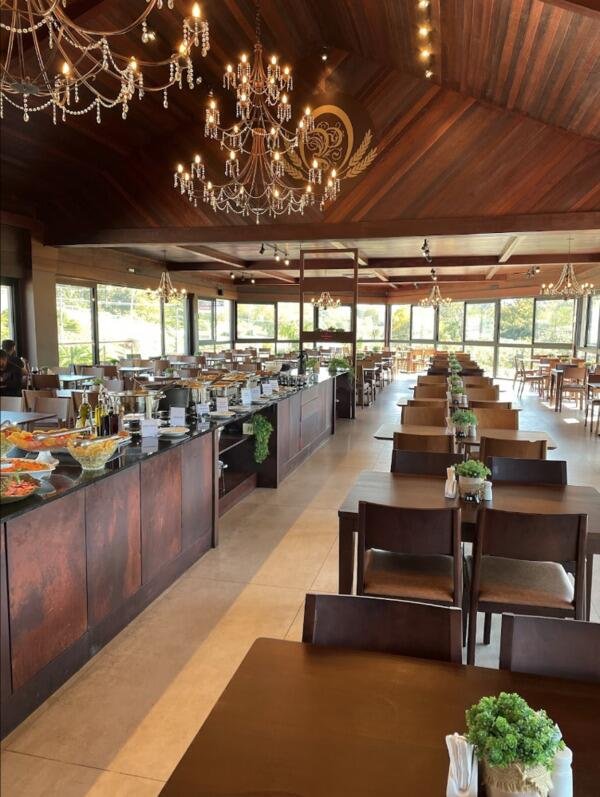 Almoço com buffet livre em um ambiente requintado, no coração do Vale dos Vinhedos!!