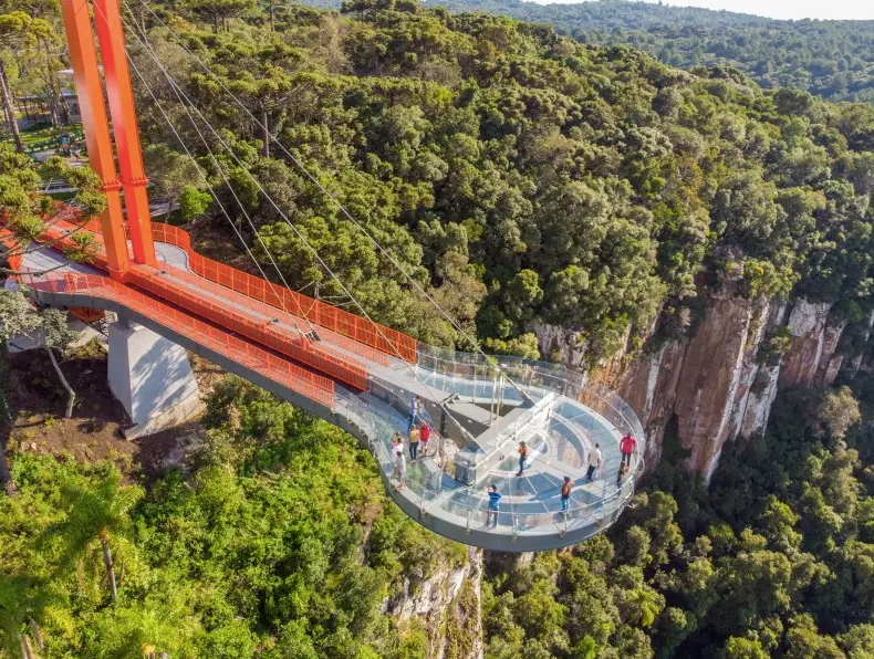 A primeira plataforma de vidro da América Latina e uma das maiores do mundo, + 360 metros de altura! (cópia)