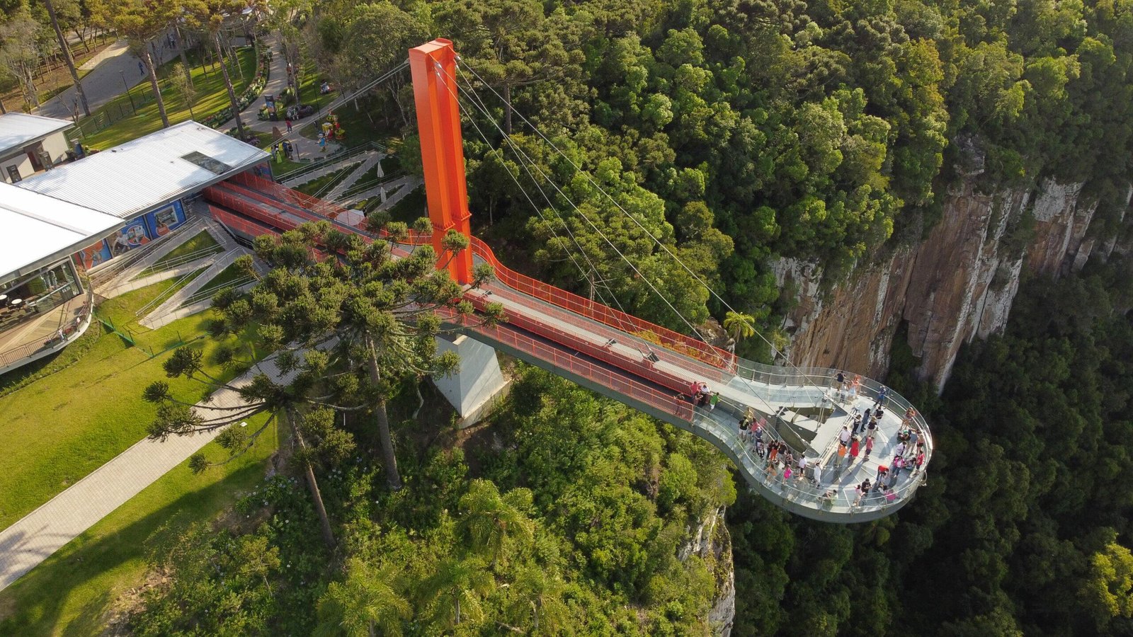 Passaporte para sentir a adrenalina a 360 metros de altura!