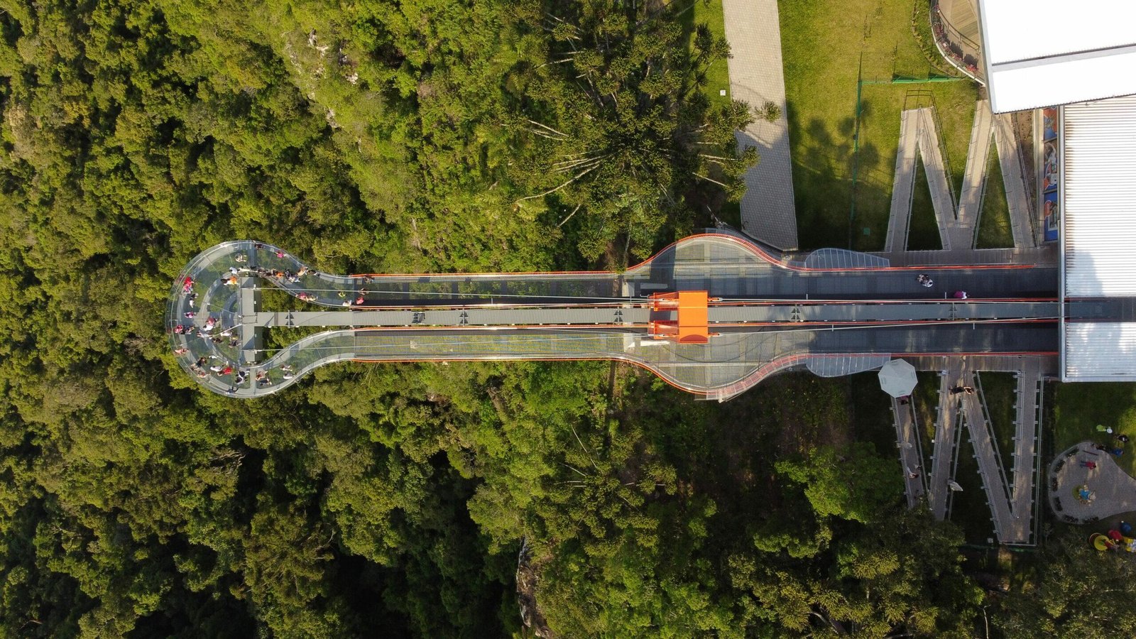 Passaporte para sentir a adrenalina a 360 metros de altura!