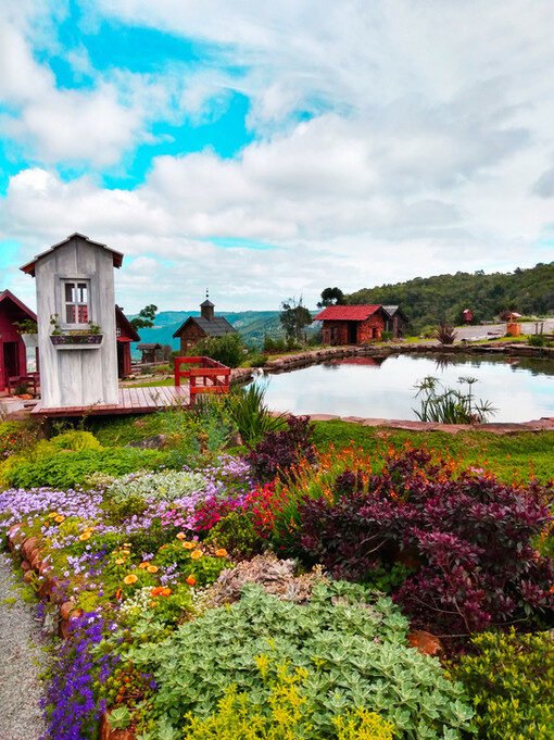 Um paraíso entre pôr do sol e oliveiras