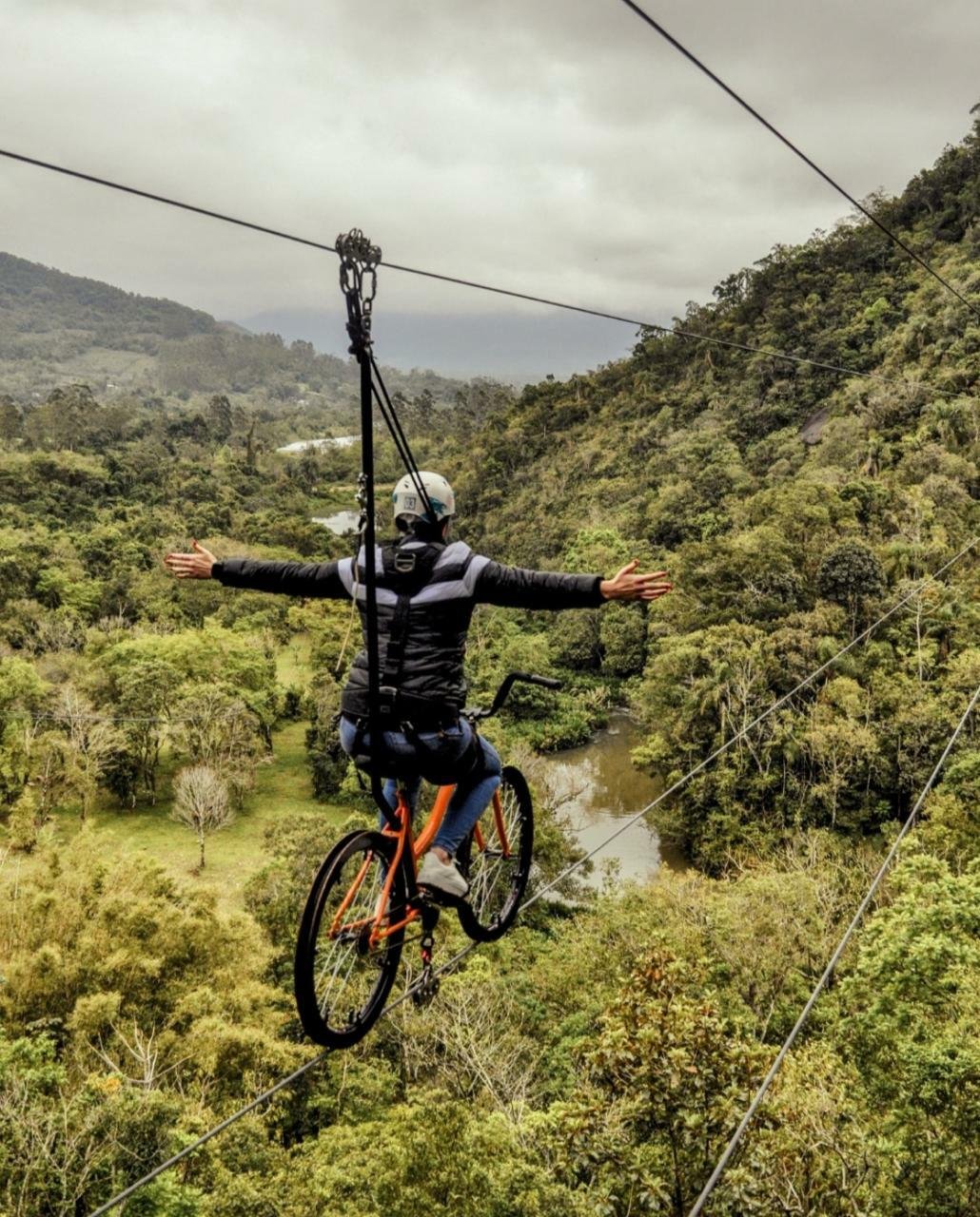 Sky Bike a 60 metros de altura, no Parque de Aventuras dos Canyons! (cópia)