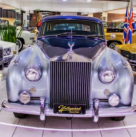 Glamour e Clássicos em Movimento no Hollywood Dream Cars!