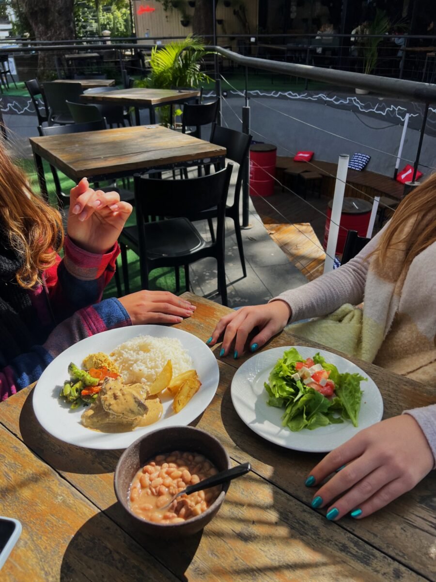 Almoço com buffet livre com muita variedade e qualidade!