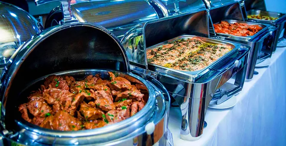 Passeio com jantar a bordo do Kattamaram II.