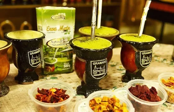 Tour raízes coloniais: ingresso, transporte e café colonial em Gramado!