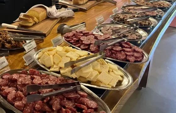 Tour raízes coloniais: ingresso, transporte e café colonial em Gramado!