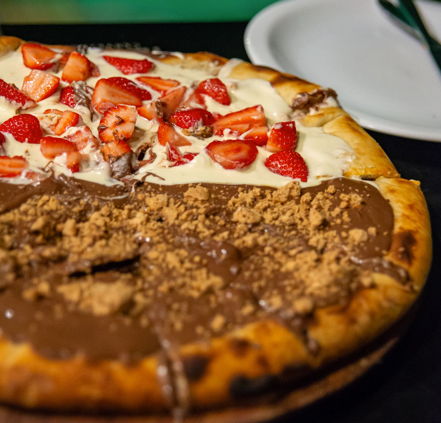 Aproveite a Autêntica Pizza Brasileira grande com até 3 Sabores em PORTO ALEGRE!!