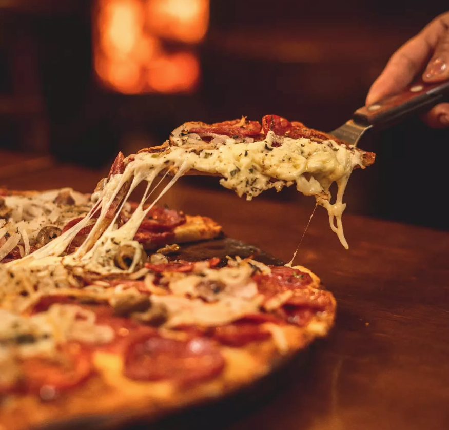 Aproveite a Autêntica Pizza Brasileira grande com até 3 Sabores em PORTO ALEGRE!!