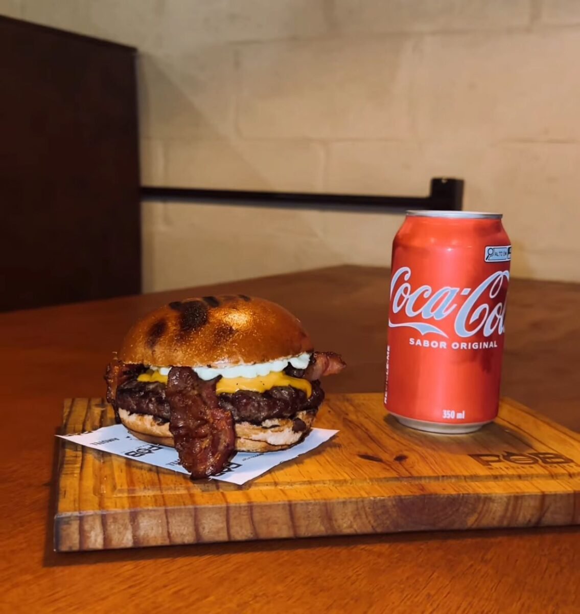 Burgers irresistíveis + Batata: escolha o seu favorito em Viamão!