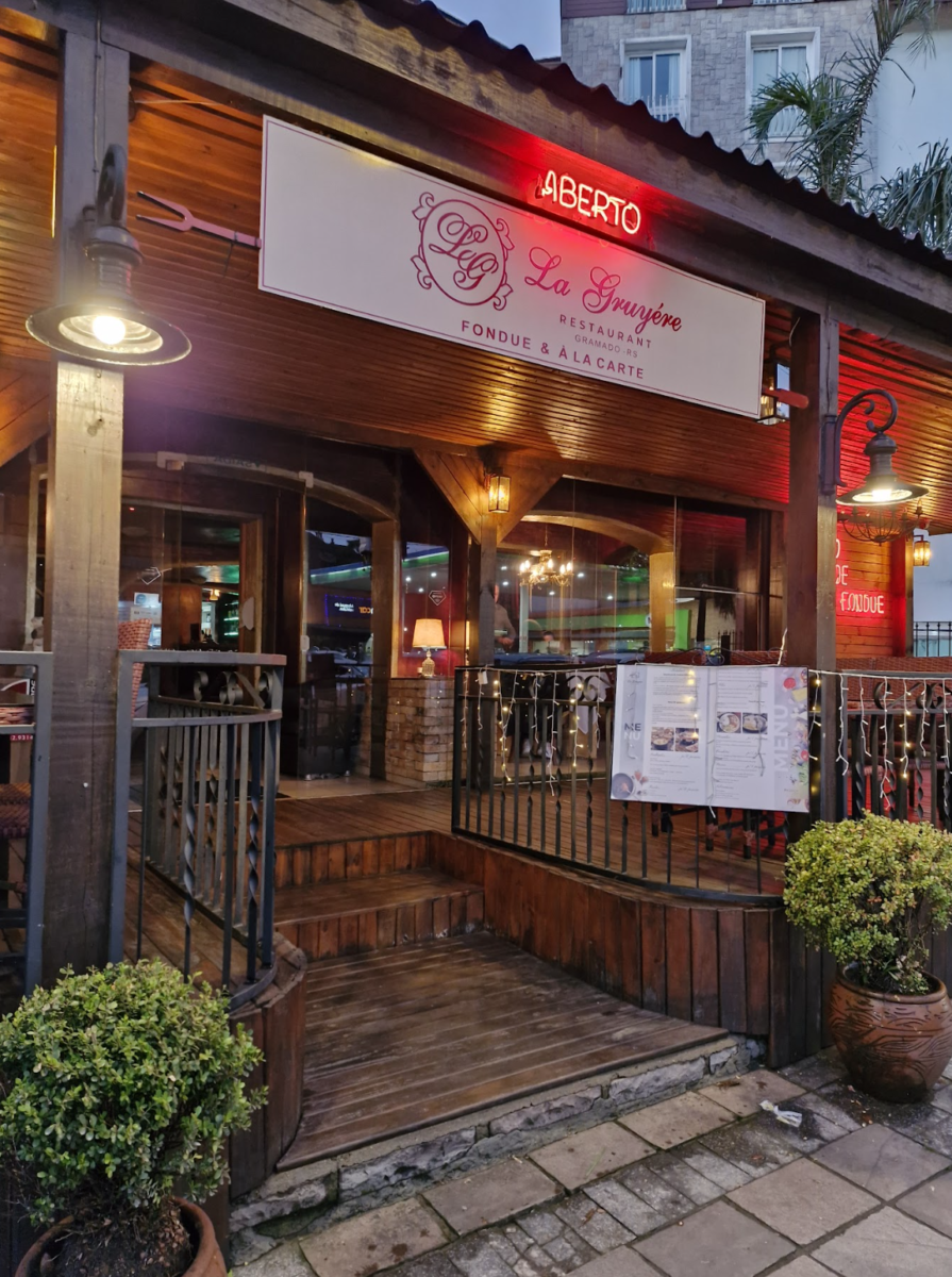 SequĂȘncia de Fondue Tradicional Ilimitada, ao lado da rua coberta!