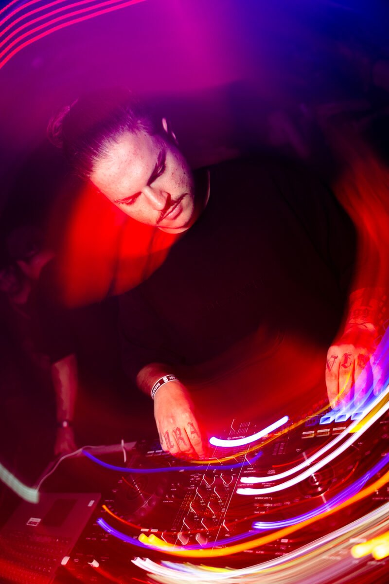 Noite na Plur com R$100 em Consumo: HipHop & Funk no 4º Distrito!