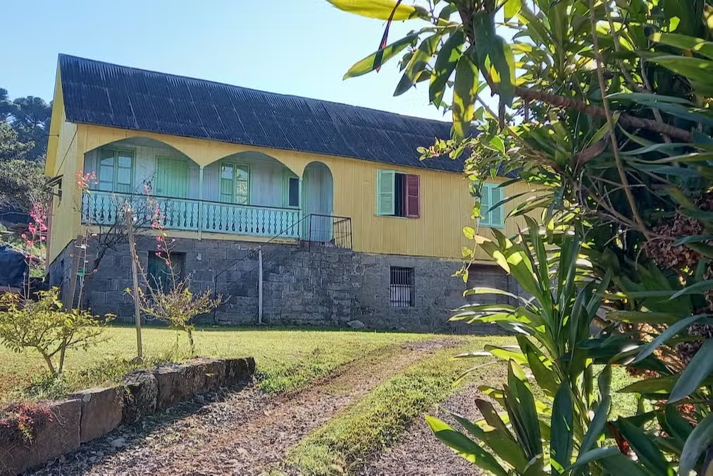 Entre Vinhedos e Montanhas: Explore o Vale do Rio das Antas com Degustações Incríveis!