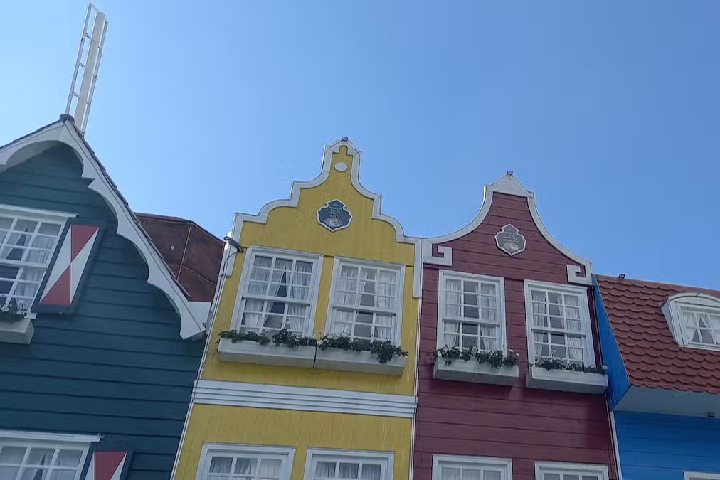 Descubra as cidades mais encantadoras da Serra Gaúcha em um dia recheado de natureza, história, chocolate e paisagens inesquecíveis!