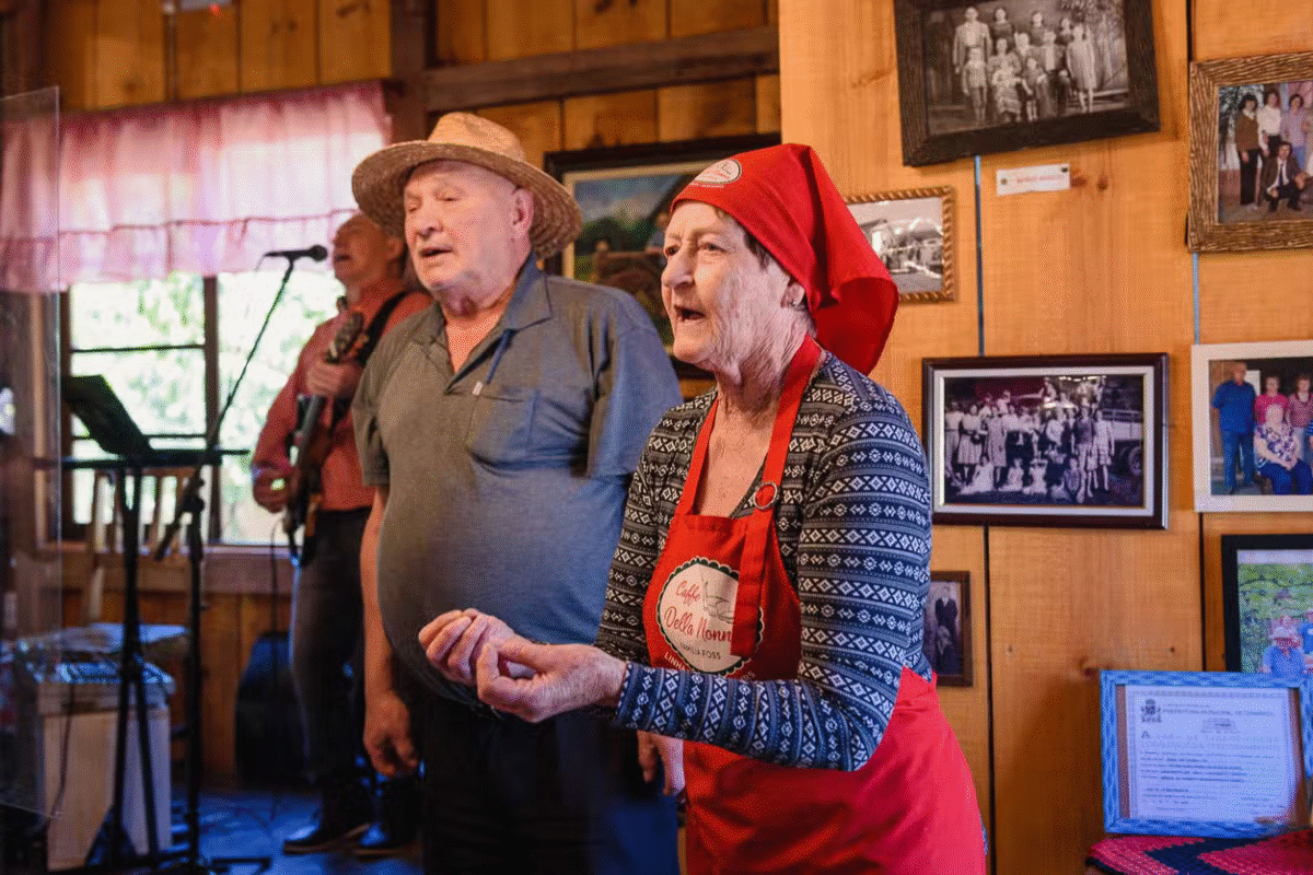 Tour Raízes Coloniais: Passeio Rural Com Café Colonial - Viva um dia com aroma de história, tradição e pão caseiro recém-saído do forno!