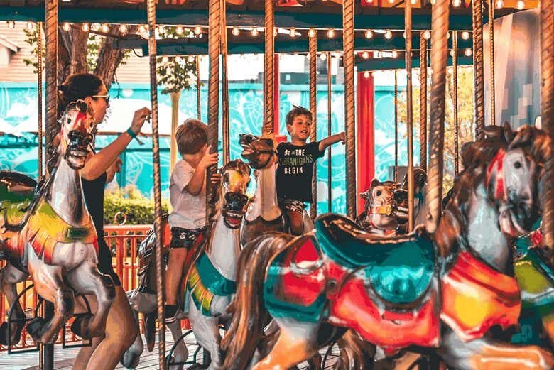 Excursão Privada ao Parque Hopi Hari: Diversão para Toda a Família em São Paulo!