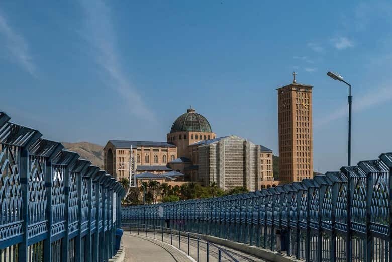 Descubra a Fé e a Beleza na Basílica de Nossa Senhora Aparecida e Santuário Canção Nova!
