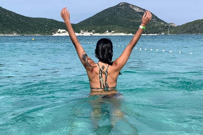 Explore o Fundo do Mar: Mergulho Incrível em Arraial do Cabo!