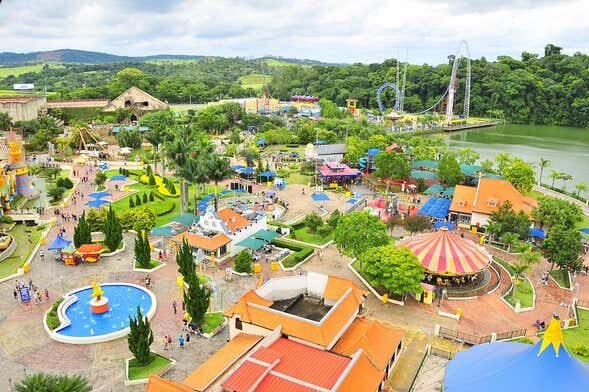 Excursão Privada ao Parque Hopi Hari: Diversão para Toda a Família em São Paulo!