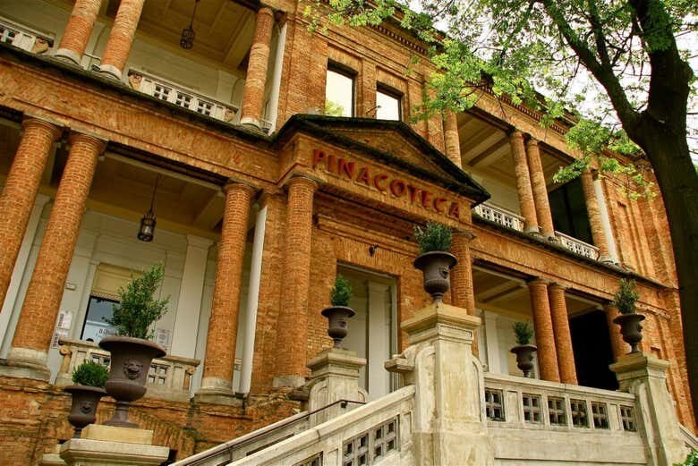 Descubra a Cultura de São Paulo: Tour pela Pinacoteca e Museu da Língua Portuguesa!