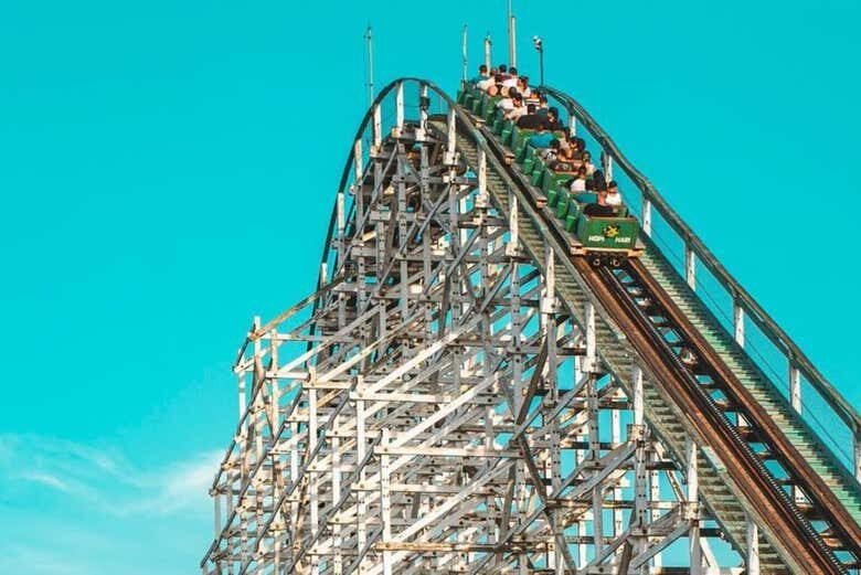 Excursão Privada ao Parque Hopi Hari: Diversão para Toda a Família em São Paulo!