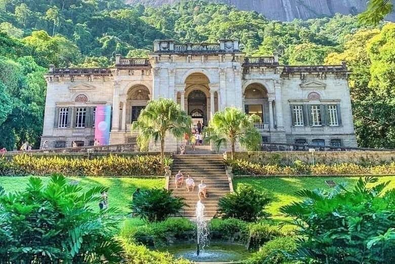 Explore o Parque Nacional da Tijuca, Santa Teresa e Cristo Redentor!