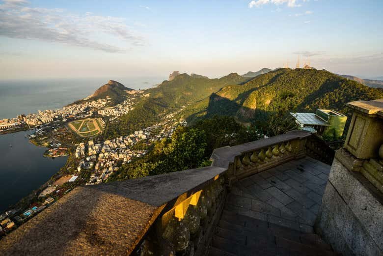 Explore o Parque Nacional da Tijuca, Santa Teresa e Cristo Redentor!
