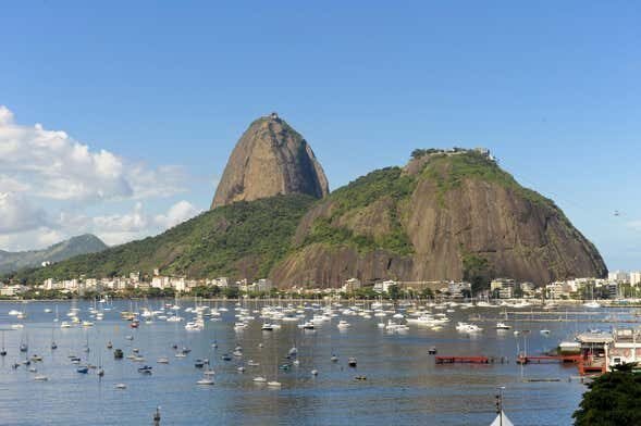 Aluguel de Barco Privado no Rio: Uma Experiência Exclusiva com Capitão!