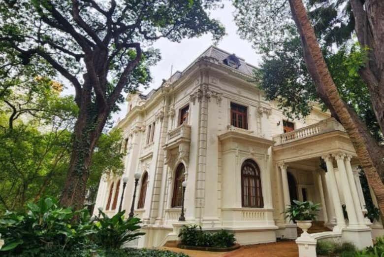 Descubra a Arquitetura e a História do Bairro Higienópolis com uma Visita Guiada Incrível!