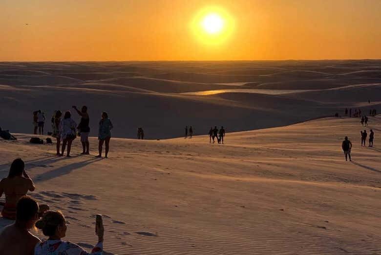 Trilha Encantadora pela Lagoa Bonita nos Lençóis Maranhenses!