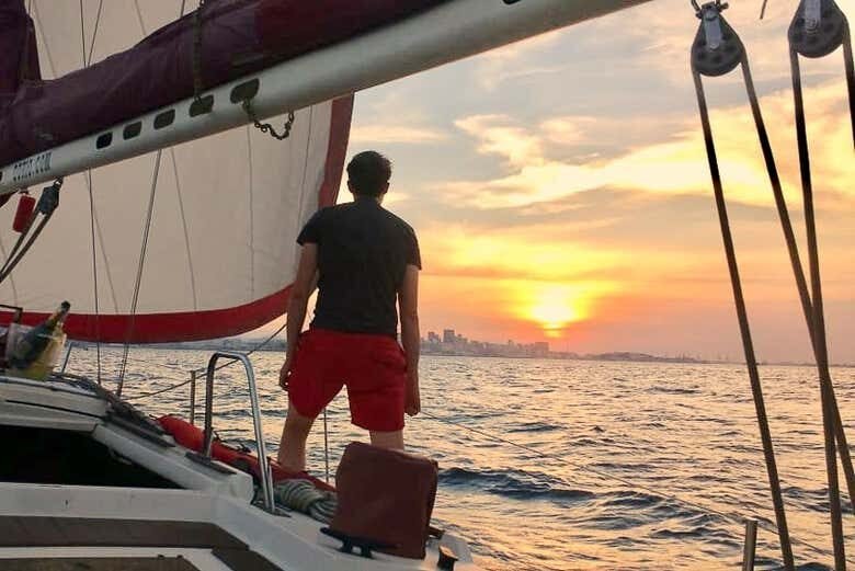 Aluguel de Barco Privado no Rio: Uma Experiência Exclusiva com Capitão!