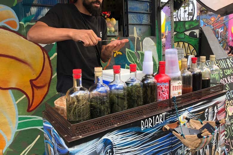 Tours de Bares e Arte na Vila Madalena: Explore o Bairro Mais Boêmio de São Paulo!