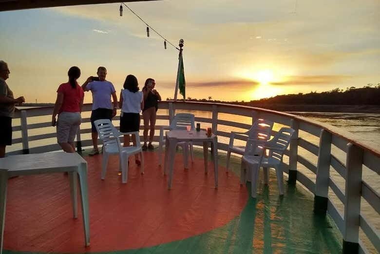 Passeio de Barco pelo Rio Madeira ao Pôr do Sol em Porto Velho!