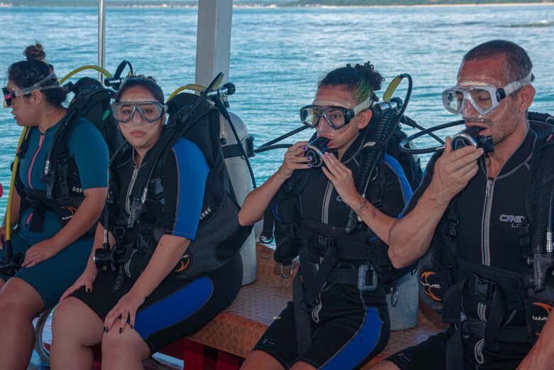 Explore o Mundo Subaquático da Bahia: Batismo de Mergulho em Porto Seguro!