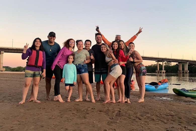 Encante-se com o Pôr do Sol em um Tour de Caiaque pelo Rio Parnaíba!