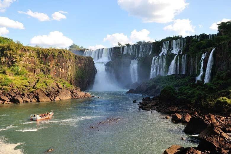 Cataratas do Iguaçu — Lado Argentino: Um espetáculo da natureza saindo de Foz do Iguaçu!