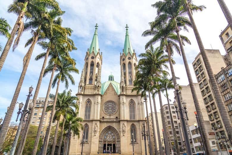 Tour Privado de Metrô por São Paulo: Descubra a Cidade de uma Nova Forma!