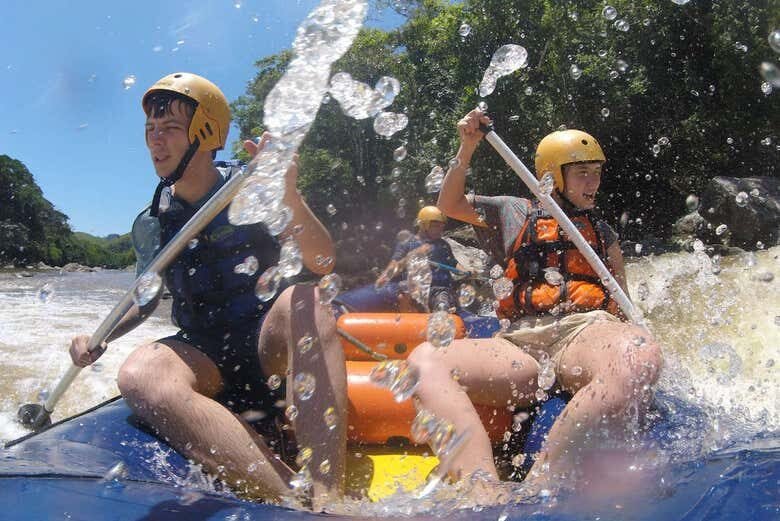 Rafting Aventura no Rio Macaé!
