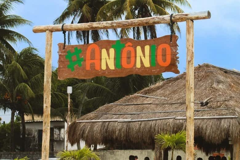 Excursão à Praia de São José da Coroa Grande: Paraíso e Aventura na Costa Brasileira!