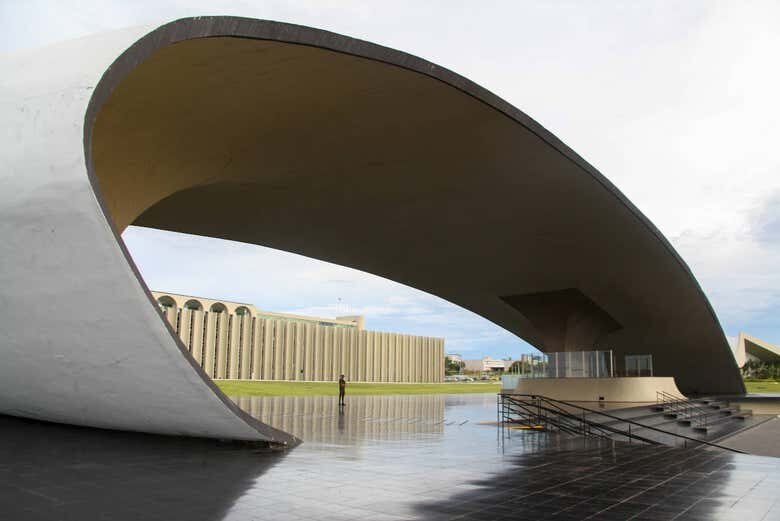 Conheça Brasília de Forma Exclusiva: Tour Privado com Guia em Português!