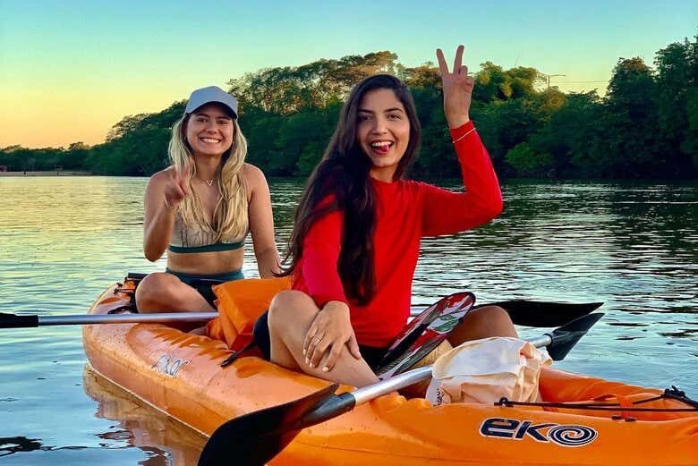 Encante-se com o Pôr do Sol em um Tour de Caiaque pelo Rio Parnaíba!