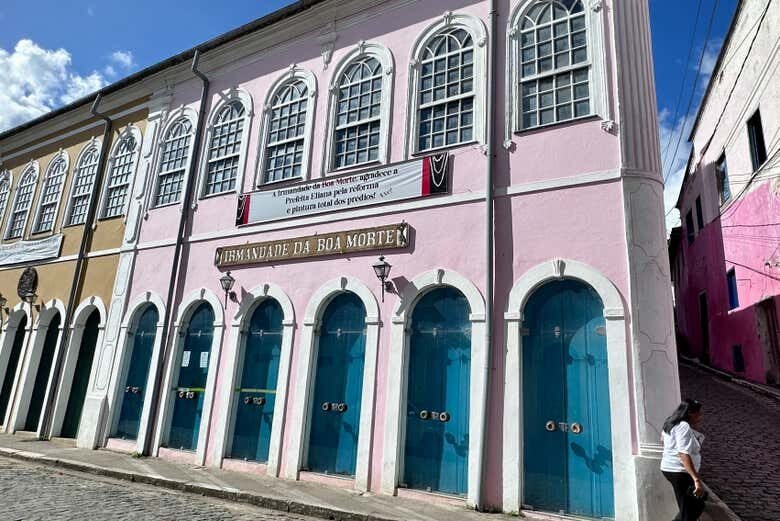 Excursão à Cidade Colonial de Cachoeira: Riqueza Histórica e Cultural!