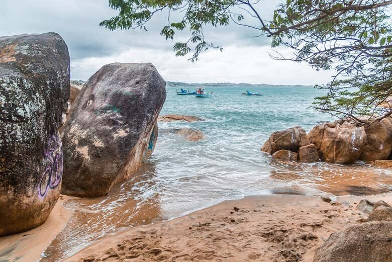 Explore as Maravilhas Naturais de Cabo Santo Agostinho com Passeio de Buggy Incluído!