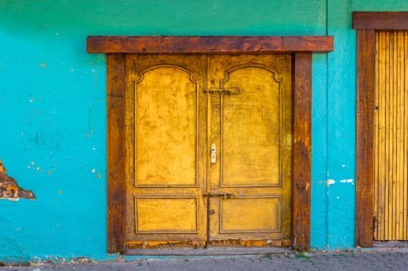 Explore a Pitoresca Embu das Artes: Cultura e Arte Pertinho de SP!