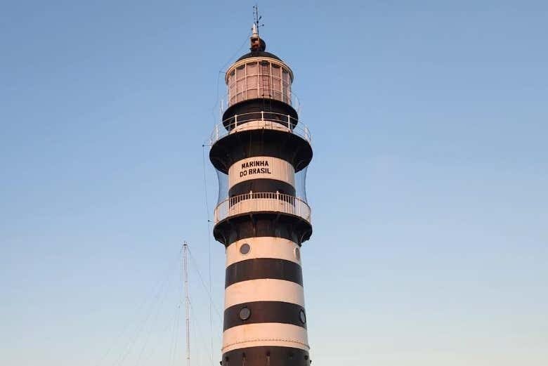 Descubra o Paraíso: Excursão ao Parque Nacional Marinho de Abrolhos!