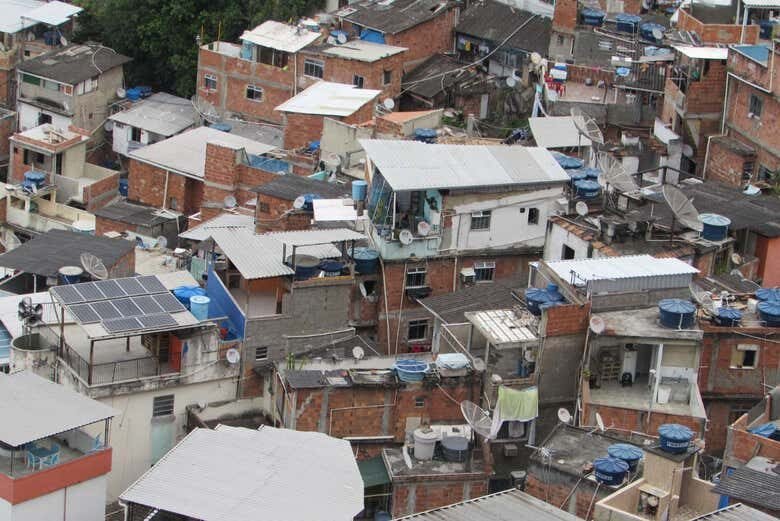 Explore a Favela Santa Marta e Descubra sua História e Relação com Michael Jackson!