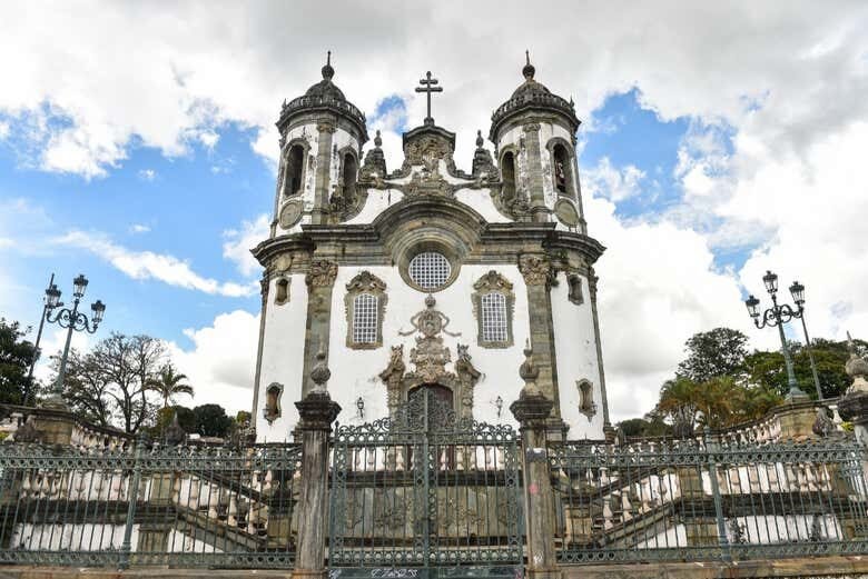 Descubra as Jóias Históricas de Minas Gerais: Excursão a Tiradentes e São João del-Rei!